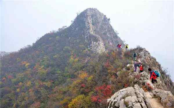 狗牙山 北京狗牙山一女驢友墜崖受傷！玩戶外不是旅行，安全意識很重要！