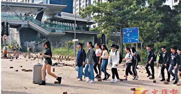 現(xiàn)在香港形勢(shì)怎么樣 內(nèi)地生“逃離”香港，“終于看清他們的真面目”