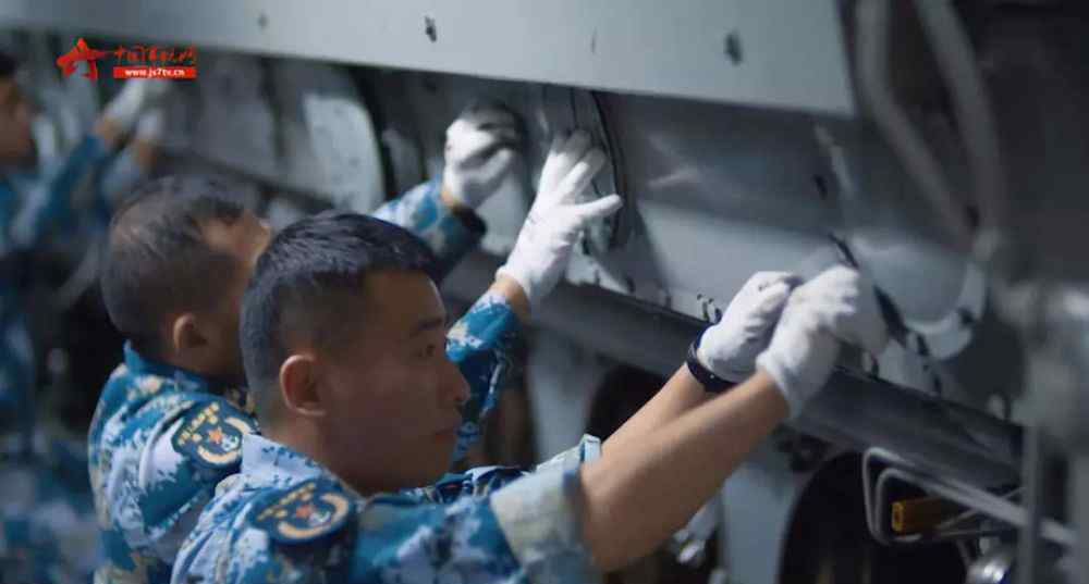 150艦 噪音高達150分貝！戚繼光艦主機艙的真實模樣曝光