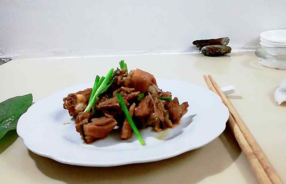 糖色怎么炒 家常菜之紅燒鴨肉，老廚師教你怎么炒糖色，成品醇香誘人