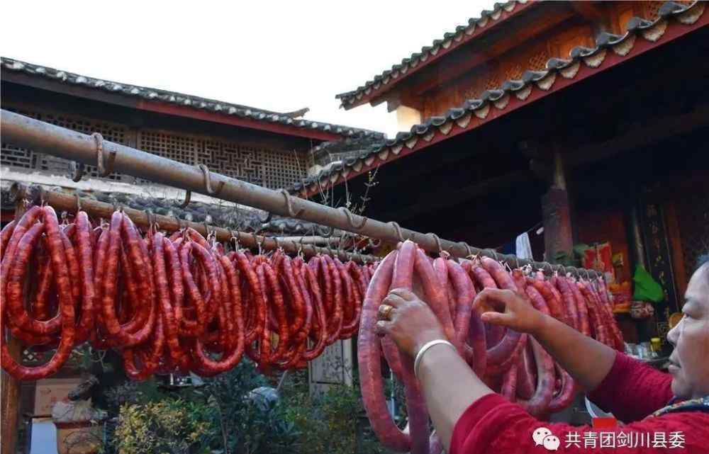 昆明宣威殺豬飯 又到云南人吃殺豬飯的時(shí)候！各地殺豬飯大PK，你最?lèi)?ài)哪的？