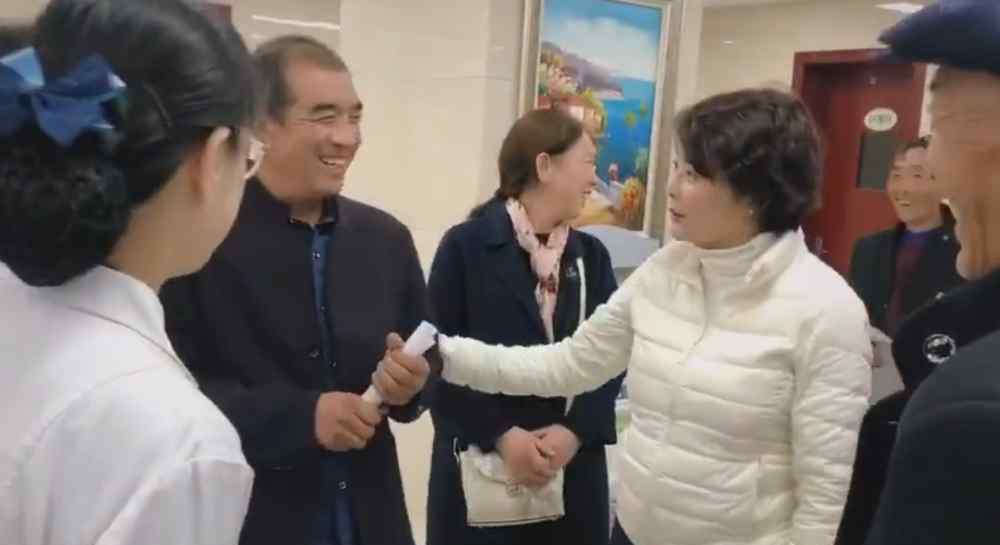 袁立懷孕 46歲袁立懷孕？離婚兩次，前男友娶張怡寧，嫁小11歲老公后獲幸福