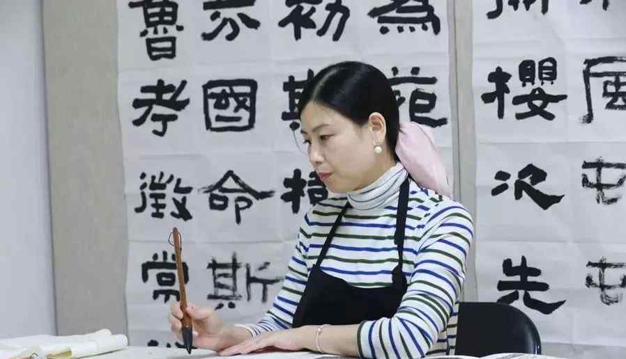 王珉背景 為什么越來越多的女性選擇學書法？