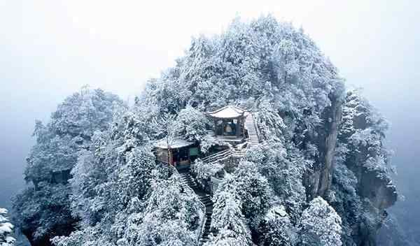 18℃穿什么衣服合適 冬天去張家界游玩有哪些注意事項(xiàng)？穿什么衣服合適？