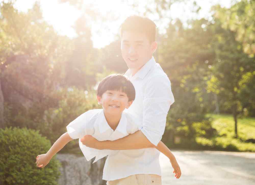 怎樣才算劇烈搖晃寶寶 家長(zhǎng)注意！不要再這樣搖晃寶寶，可能出現(xiàn)嬰兒搖晃綜合征