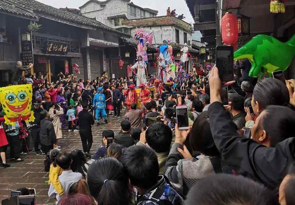 江油青林口古鎮(zhèn)住宿 江油傳承民俗文化上千人參加太熱鬧了