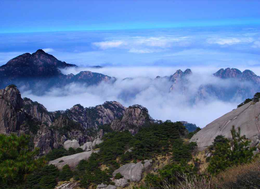 齊云山在哪 周末去哪里玩，安徽黃山市一日游，“五絕三瀑”登黃山