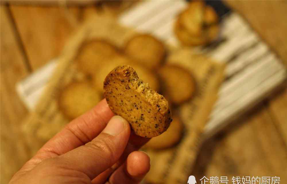 面粉做的自制零食大全 1碗面粉1把茶葉，自制健康小零食，香酥微甜又消食解膩，過年做給家人