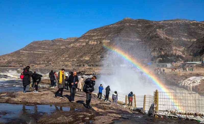 壺口瀑布冰凌 壺口瀑布再現(xiàn)冰凌素裹“彩虹戲水”景觀，火遍全網(wǎng)！