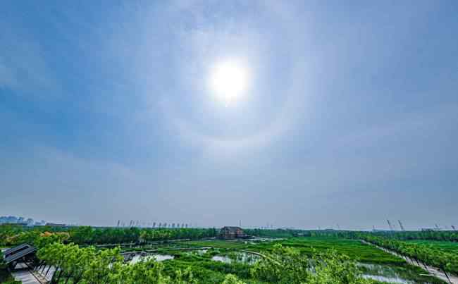 北京園博園上空現(xiàn)日暈 對此大家怎么看？